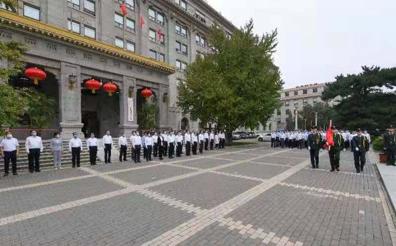 住房和城乡建设部举行升国旗仪式庆祝新中国72周年华诞